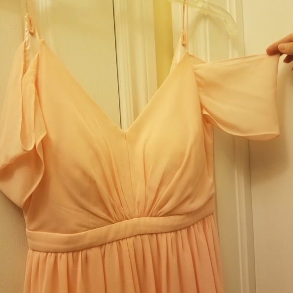 Lulu’s off the shoulder long dress 🌸 - Picture 4 of 5